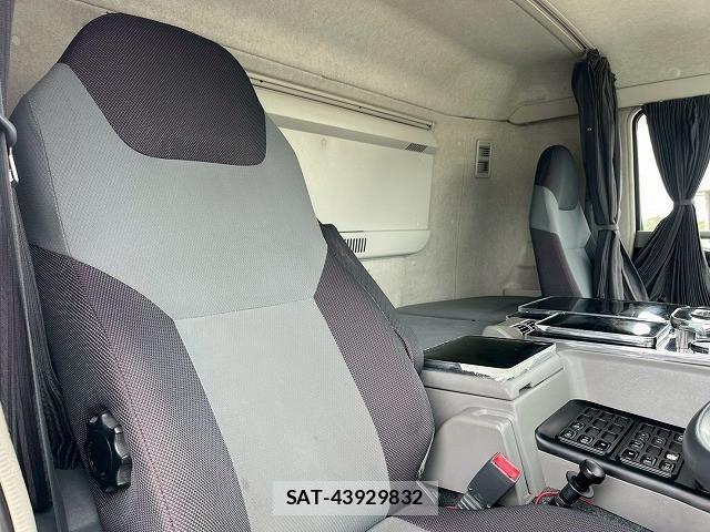 Mitsubishi GREAT 2017-08 6678304-18