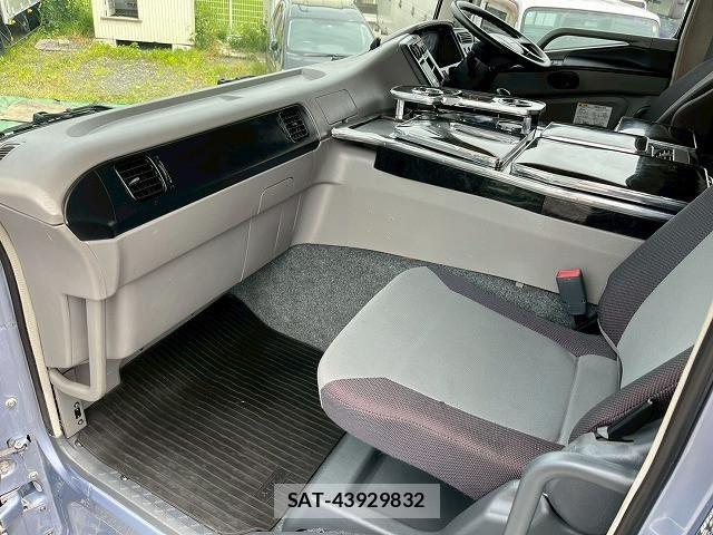 Mitsubishi GREAT 2017-08 6678304-21