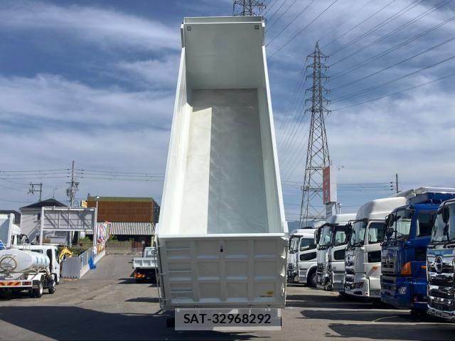 Mitsubishi GREAT 2026-01 6678280-9