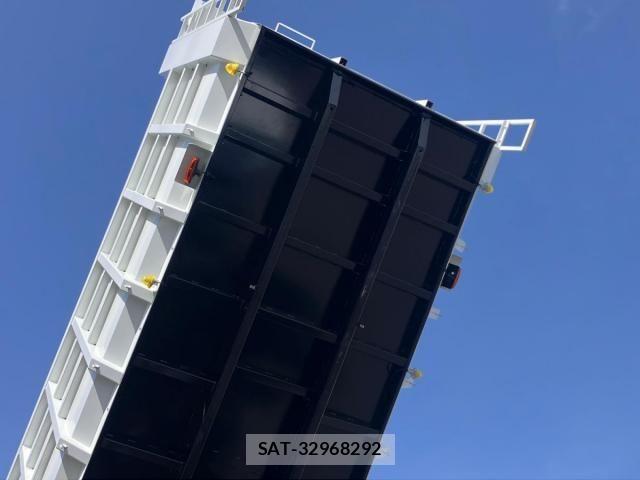 Mitsubishi GREAT 2026-01 6678280-15
