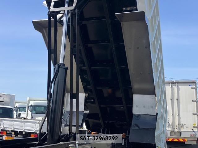 Mitsubishi GREAT 2026-01 6678280-16