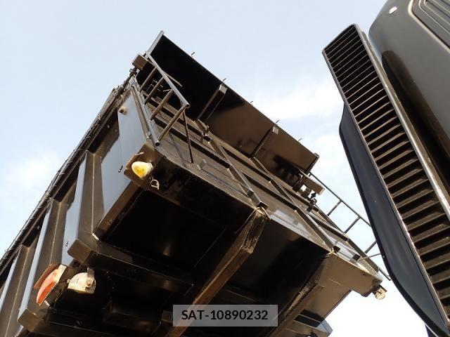 Mitsubishi GREAT 2015-06 6791672-16