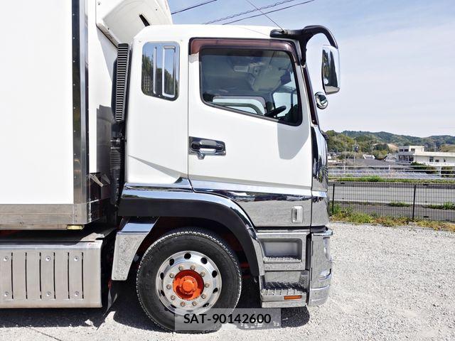 Mitsubishi GREAT 2017-11 6791702-5