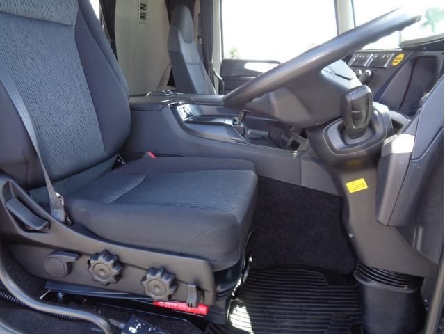 Mitsubishi GREAT 2023-04 6805531-23