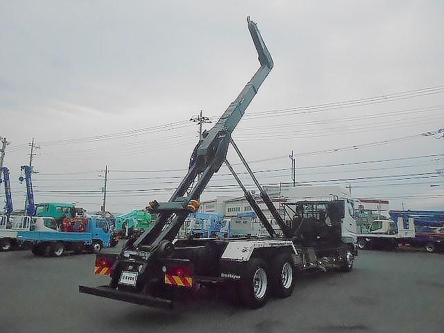 Mitsubishi GREAT 2015-10 6805534-4