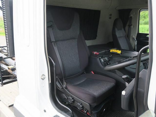 Mitsubishi GREAT 2024-02 6805522-16