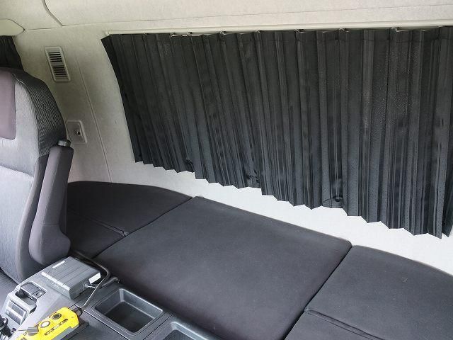 Mitsubishi GREAT 2024-02 6805522-23