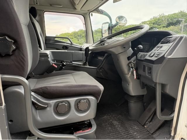 Mitsubishi GREAT 2015-05 6919907-27