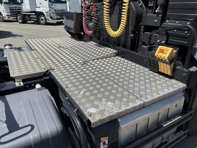 Mitsubishi GREAT 2023-01 6964486-11
