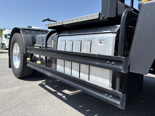 Mitsubishi GREAT 2023-01 6964486-15