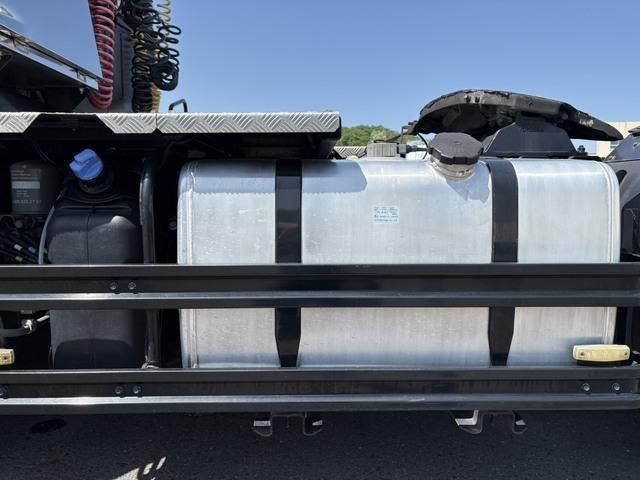 Mitsubishi GREAT 2023-01 6964486-17