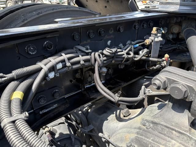 Mitsubishi GREAT 2023-01 6964486-23