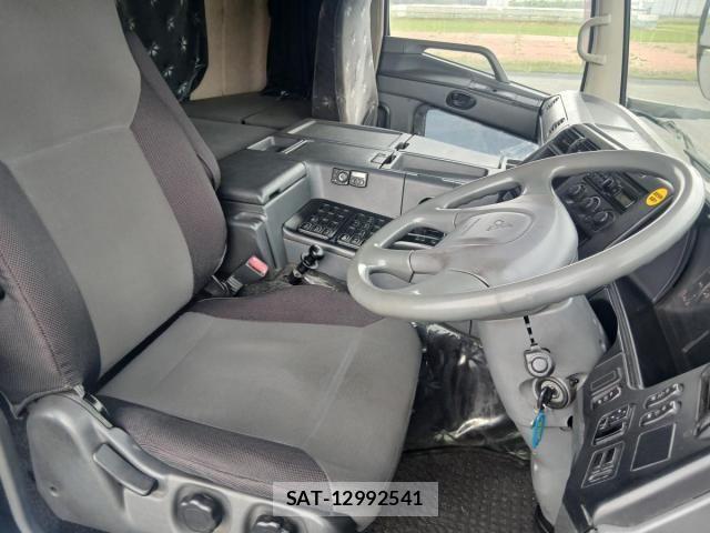 Mitsubishi GREAT 2013-08 7021688-14