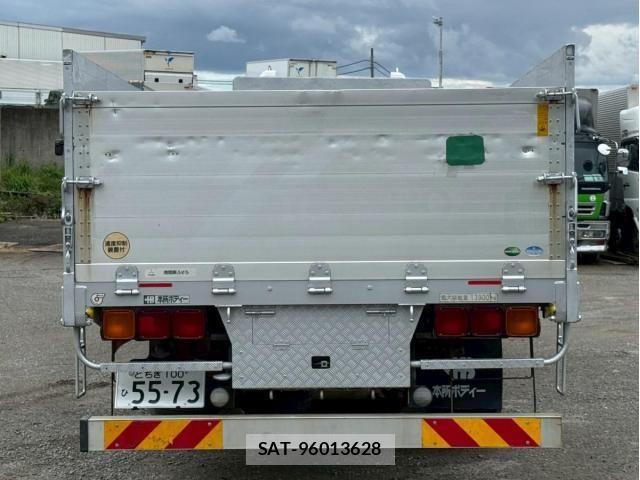 Mitsubishi GREAT 2016-05 7060935-5