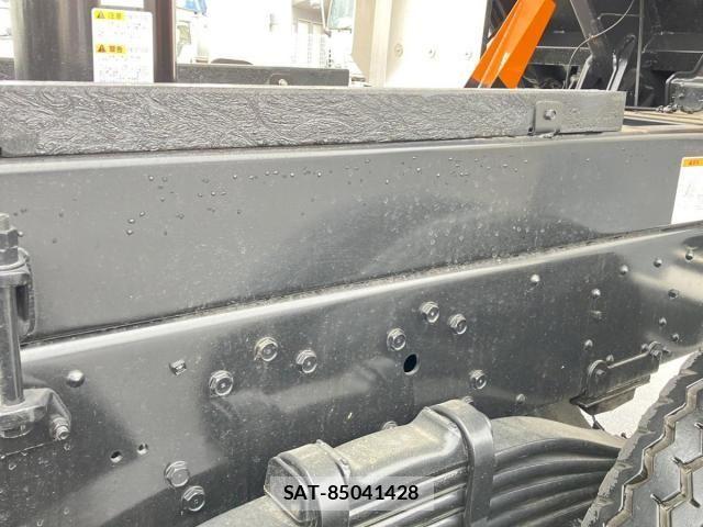 Mitsubishi GREAT 2024-08 7060932-17