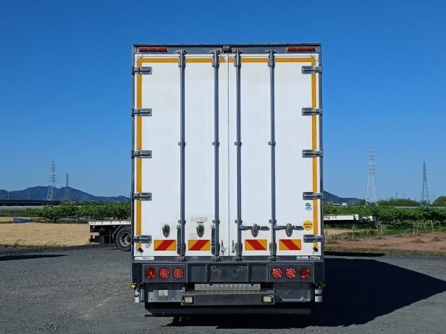 Mitsubishi GREAT 2017-01 7199787-5