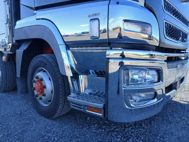 Mitsubishi GREAT 2017-01 7199787-8