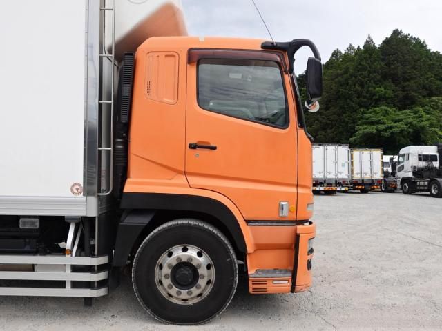 Mitsubishi GREAT 2016-03 7199788-4