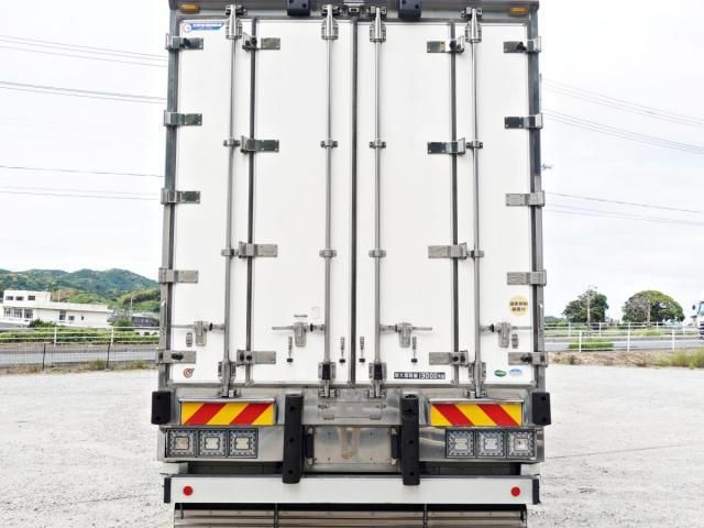 Mitsubishi GREAT 2016-03 7199788-8