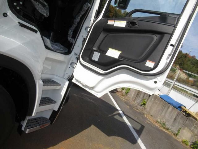 Mitsubishi GREAT 2025-10 7199777-23