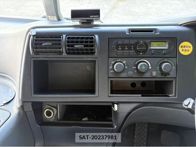 Mitsubishi GREAT 2015-12 7252474-27