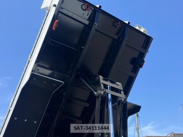 Mitsubishi GREAT 2025-11 7252469-11