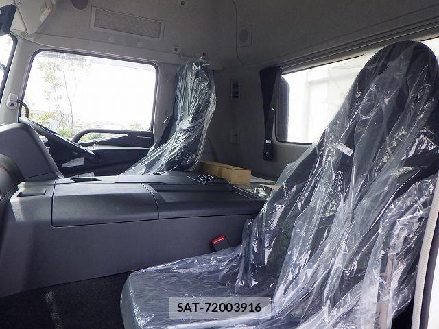Mitsubishi GREAT 2026-01 7252467-14