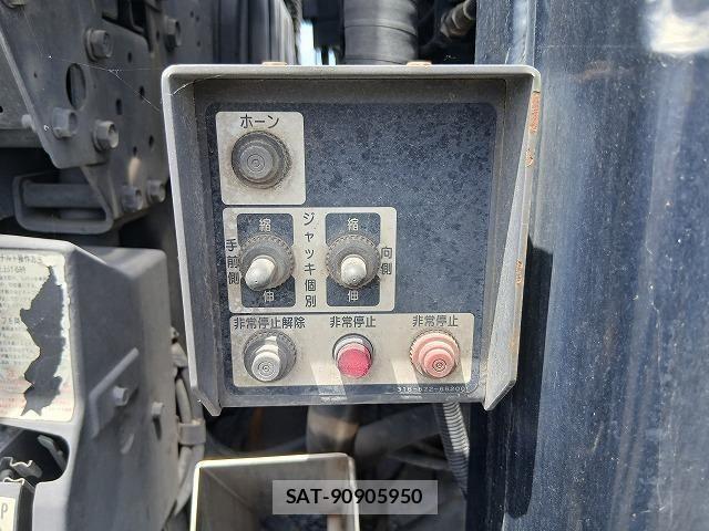 Mitsubishi GREAT 2020-04 7252470-24