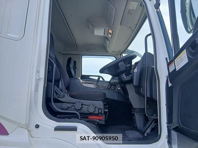 Mitsubishi GREAT 2020-04 7252470-26