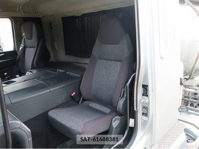 Mitsubishi GREAT 2018-05 7360022-21
