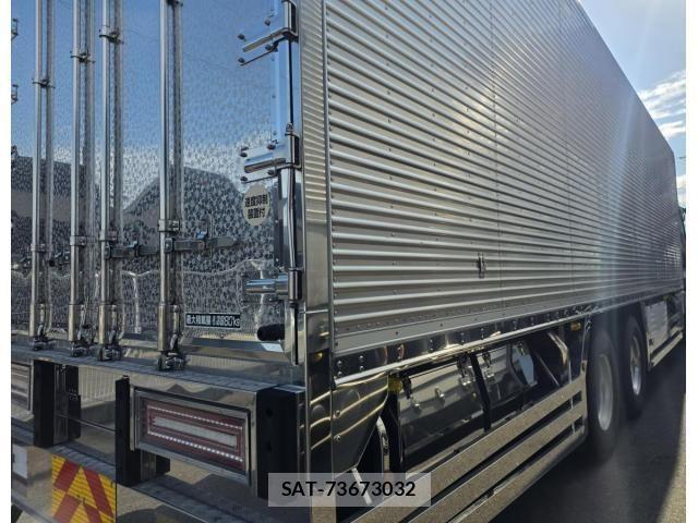 Mitsubishi GREAT 2019-06 7458177-16