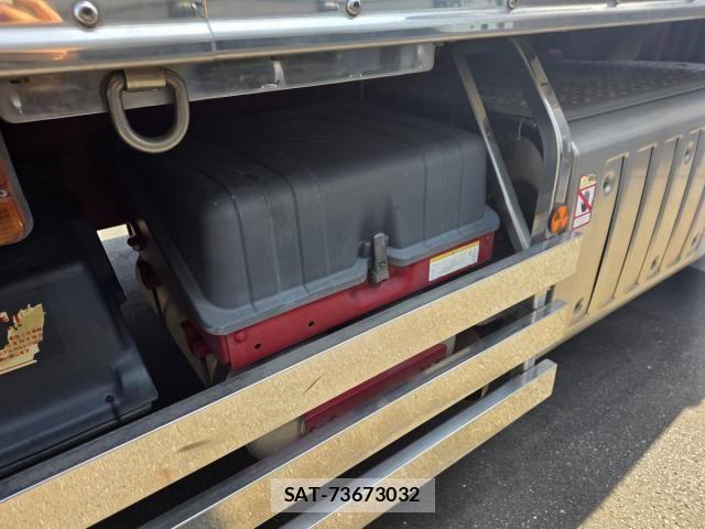 Mitsubishi GREAT 2019-06 7458177-25