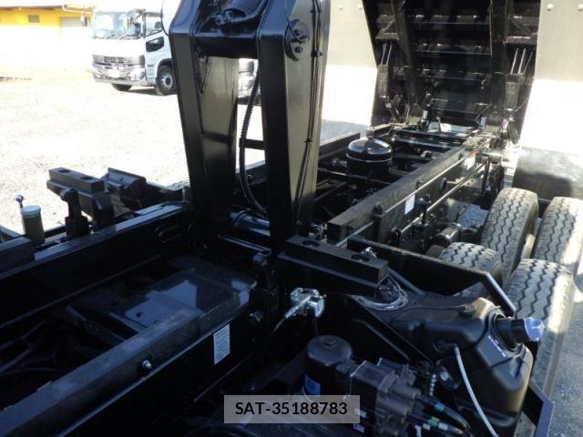 Mitsubishi GREAT 2025-09 7503102-23
