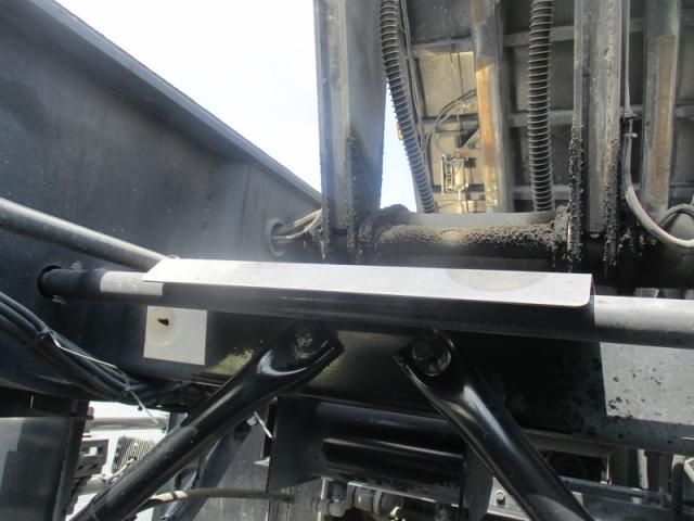 Mitsubishi GREAT 2021-06 7606997-17