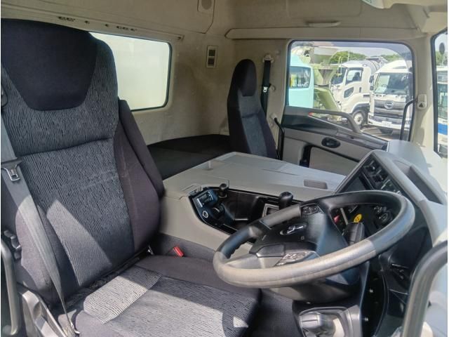 Mitsubishi GREAT 2021-01 7606998-21