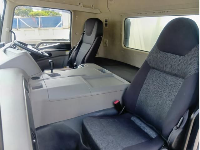 Mitsubishi GREAT 2021-01 7606998-22