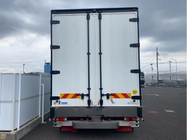Mitsubishi GREAT 2016-06 7607004-4