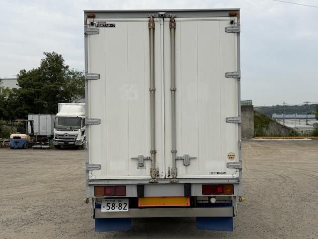 Mitsubishi GREAT 2012-12 7607024-4