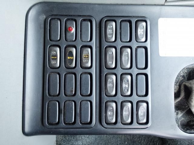 Mitsubishi GREAT 2015-11 7710527-26