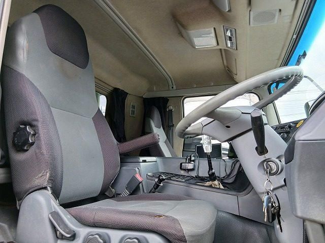 Mitsubishi GREAT 2014-05 7737894-13
