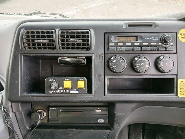 Mitsubishi GREAT 2014-05 7737894-15
