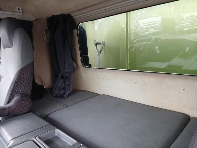 Mitsubishi GREAT 2014-05 7737894-16