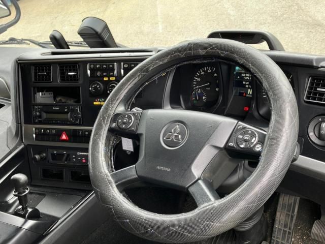 Mitsubishi GREAT 2022-11 7737892-17