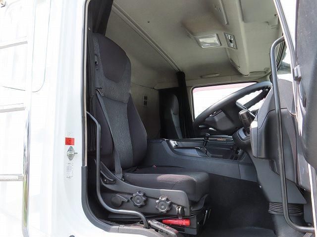 Mitsubishi GREAT 2018-06 7737893-16