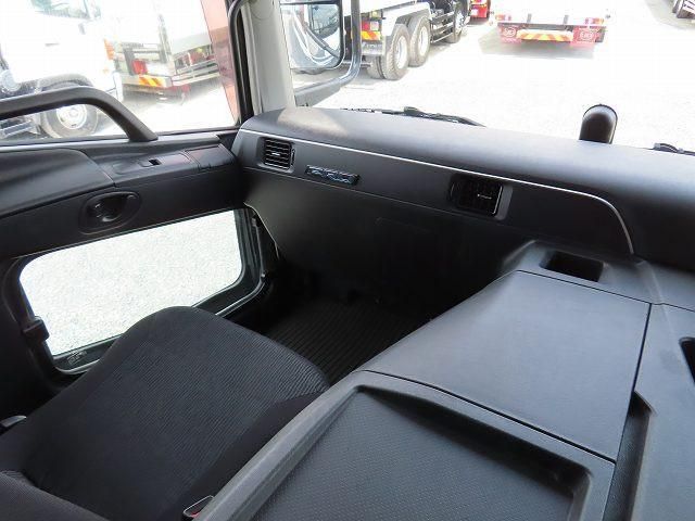 Mitsubishi GREAT 2018-06 7737893-17