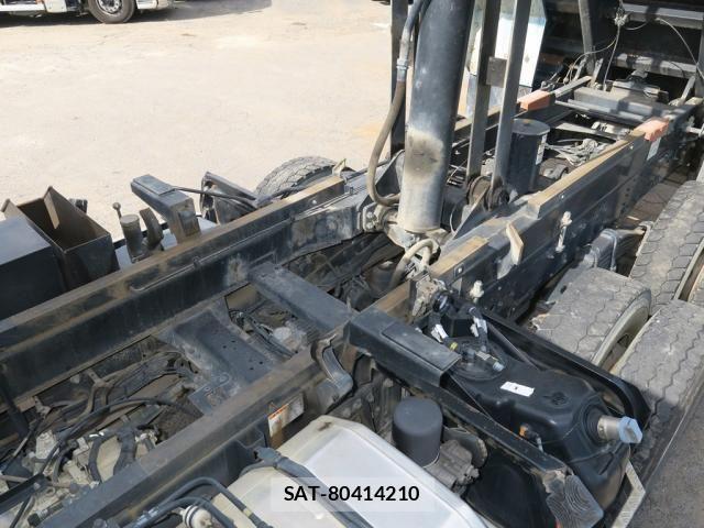 Mitsubishi GREAT 2021-11 7789578-12
