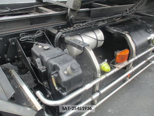 Mitsubishi GREAT 2014-10 7789577-9