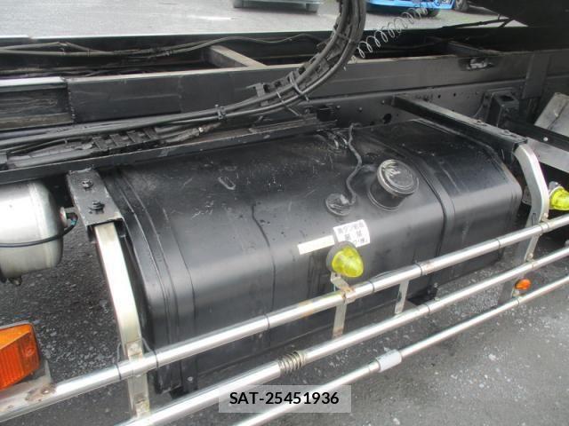 Mitsubishi GREAT 2014-10 7789577-10
