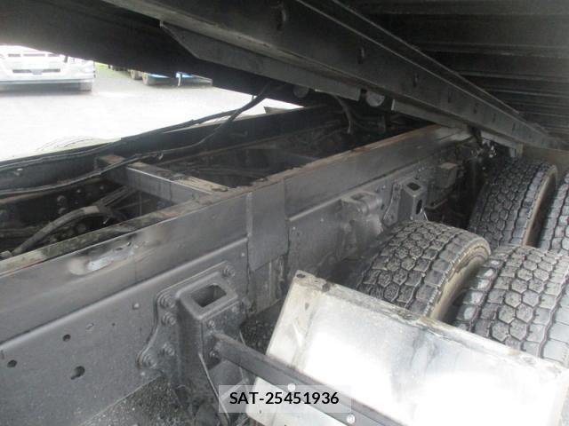 Mitsubishi GREAT 2014-10 7789577-11