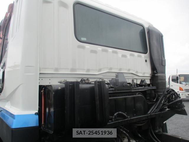 Mitsubishi GREAT 2014-10 7789577-14